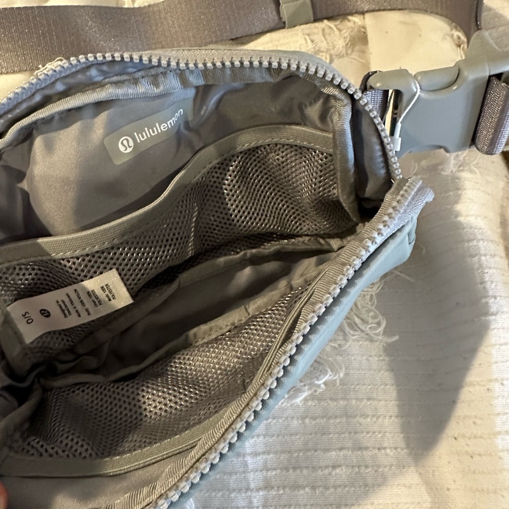 silver everywhere belt bag new w tags